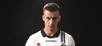 Reca blisko Legii Warszawa!